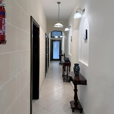 Traditional Maltese 3bd With Front & Back Balconies - Close To Gozo Ferry Apartment Nadur