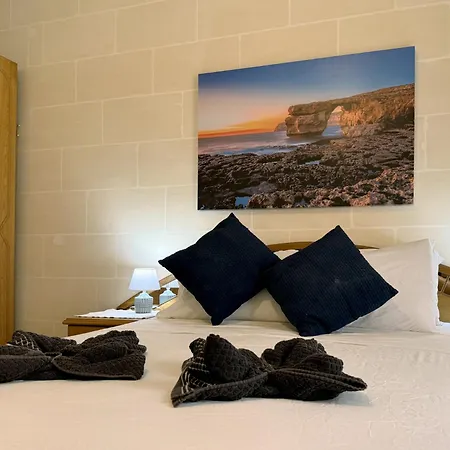 Apartment Traditional Maltese 3bd With Front & Back Balconies - Close To Gozo Ferry Nadur