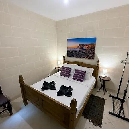 Apartment Traditional Maltese 3bd With Front & Back Balconies - Close To Gozo Ferry Nadur