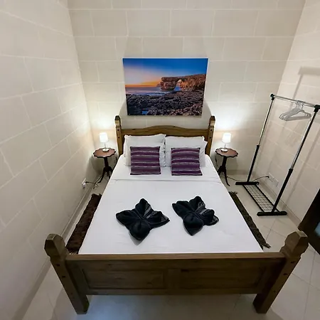 Apartament Traditional Maltese 3bd With Front & Back Balconies - Close To Gozo Ferry